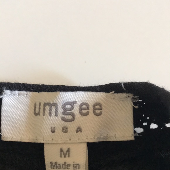 umgee- embroidered, floral Top- M - Picture 8 of 10